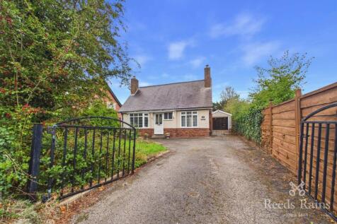 The Green, Hasland, Chesterfield, Derbyshire, S41