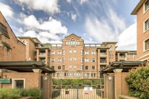 3, Chasewood Park, Sudbury Hill, Harrow HA1 3YP