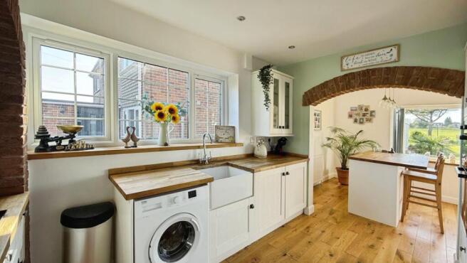 3 bed Detached for sale Image 7
