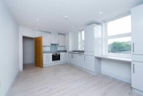 Flat 4, Rivia House, High Road, Whetstone, London N20 0RA