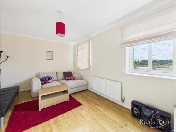 3 bed Terraced for sale Image 6