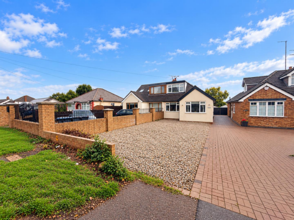 4-bed semi-detached on Sewardstone Road, London, £500,000