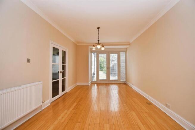 5 bed Semi-Detached for sale Image 10