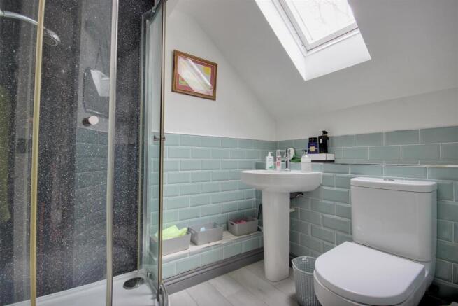 4 bed Detached for sale Image 7