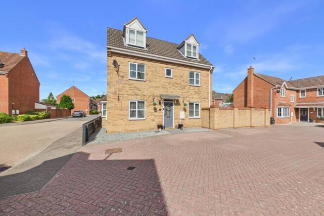EweMove - Spalding - Walnut View - Front of House