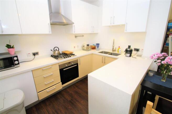 Kitchen 2.JPG