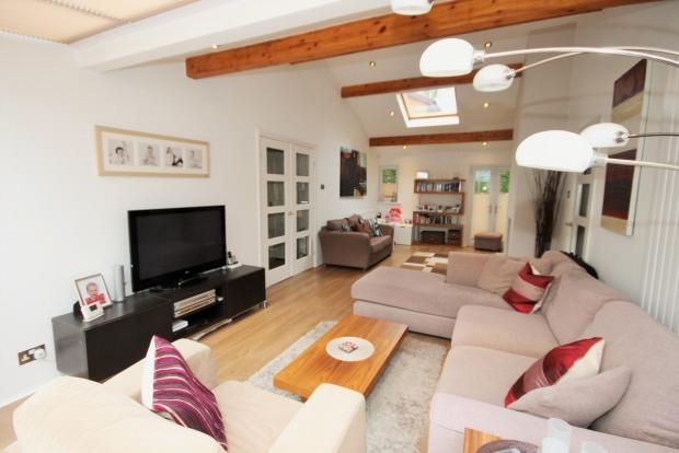 Impressive Open Plan Lounge