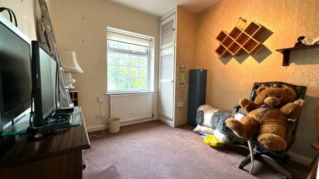 bedroom 3.JPG