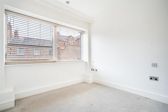 1 bed Apartment to rent Image 8