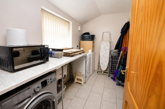 3 bed Terraced for sale Image 6