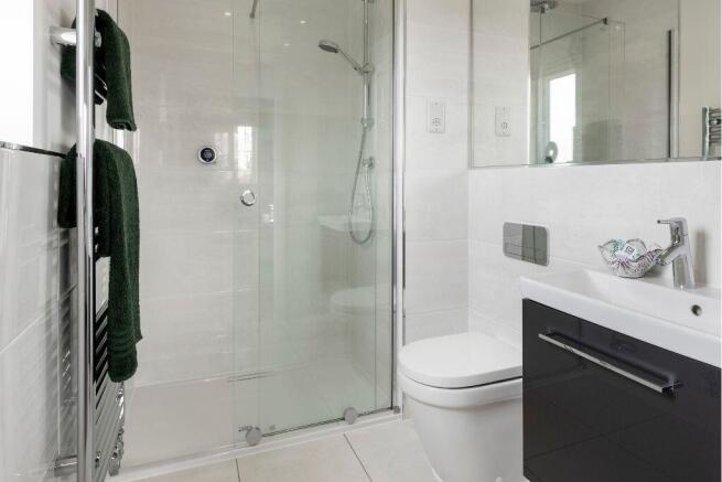 4 bed Detached for sale Image 10