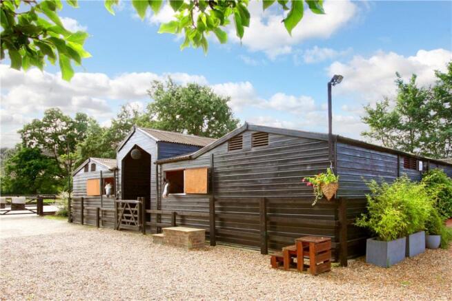 Stables: Rg42