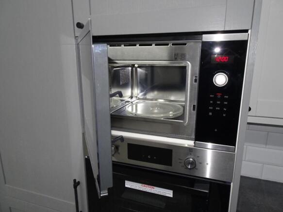 2 bed Flat to rent Image 8