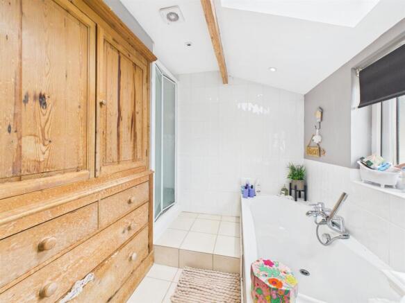 En-Suite Bathroom