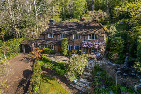 Chase Lane, Haslemere, GU27