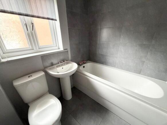 3 bed Semi-Detached for sale Image 10
