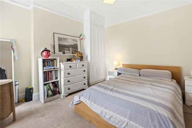 House in London - View 6