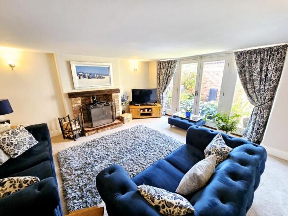 3 bed Semi-Detached for sale Image 6