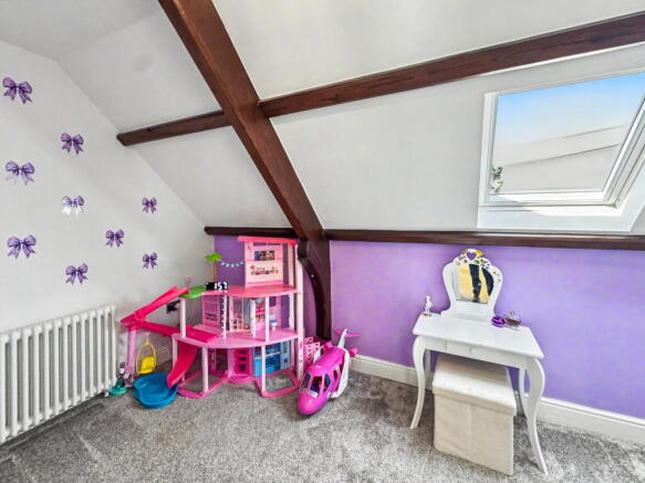 4 bed Detached for sale Image 11