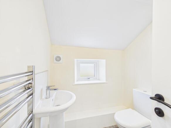 2 bed Terraced to rent Image 12