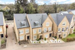 31, Queenswood Crescent, Egham TW20 0AR
