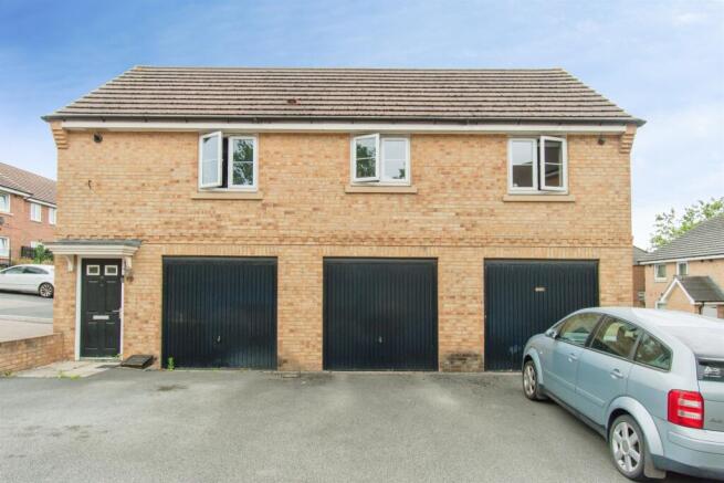 3 bed Ground Flat for sale Image 4