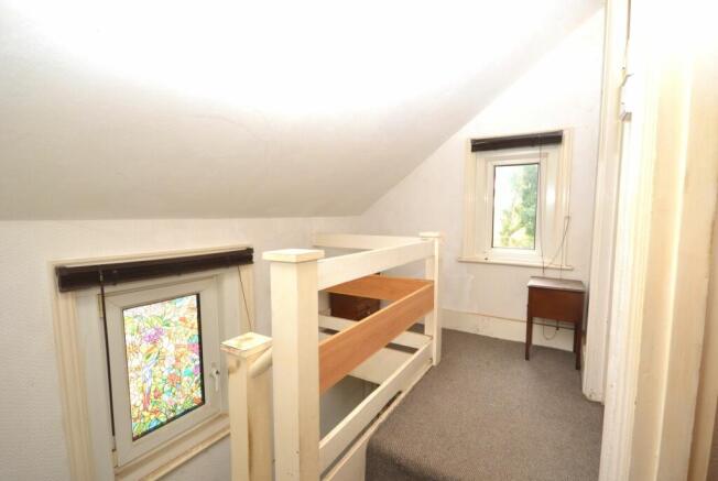 FIRST FLOOR LANDING