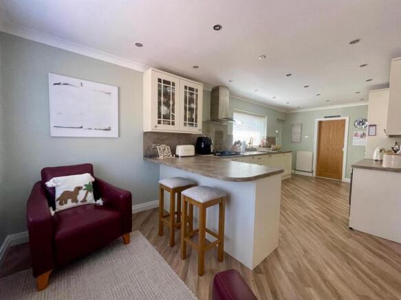 3 bed Detached for sale Image 11
