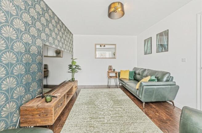 4 bed Detached for sale Image 4