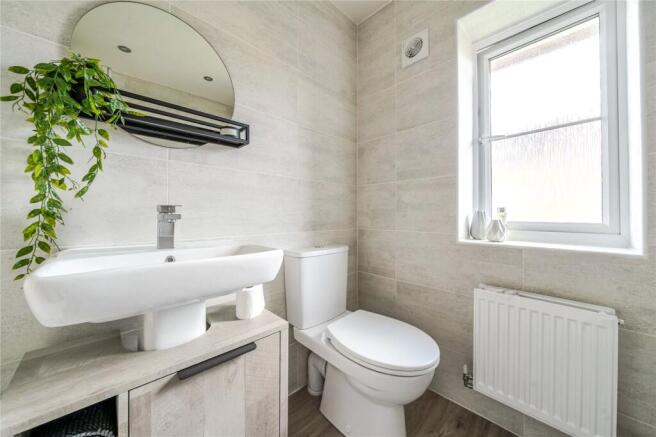 4 bed Detached for sale Image 4