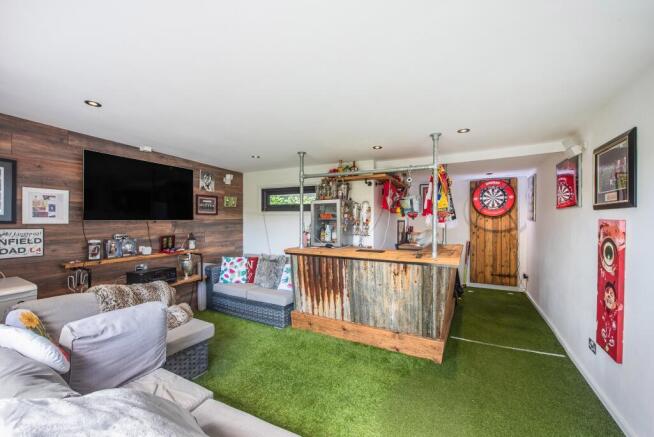 GARDEN ROOM