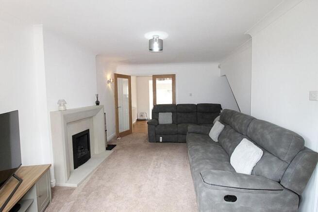 4 bed Detached for sale Image 5