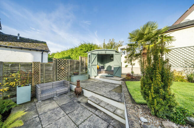 SUMMER HOUSE
