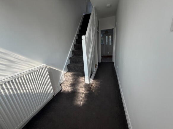 3 bed Terraced to rent Image 8
