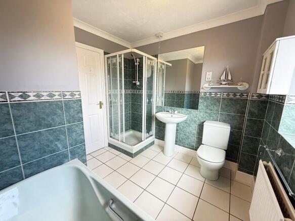 BATHROOM 1
