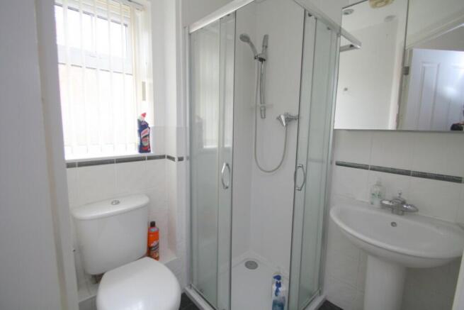 Ensuite to Bed 3