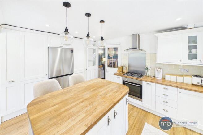 3 bed Semi-Detached for sale Image 8