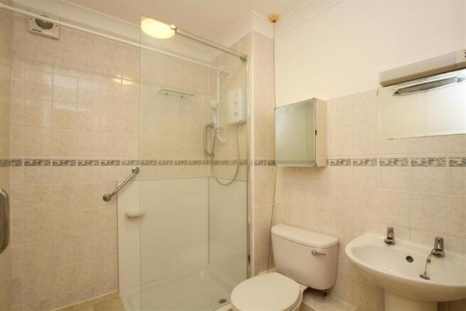 21TM - Shower room 1.jpg