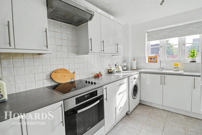 Churchfields Road, Long Stratton photo 4