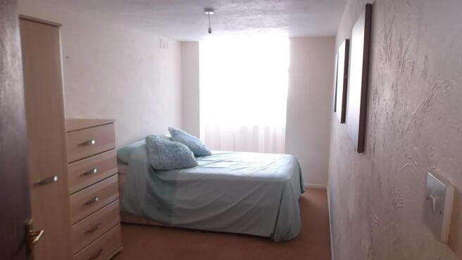 bedroom.JPG