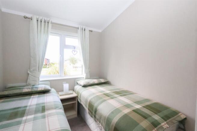 2 bed Park Home for sale Image 8