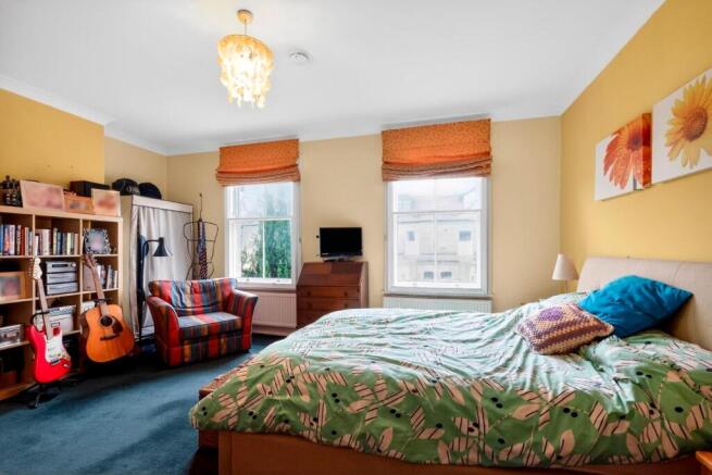 4 bed Terraced for sale Image 11