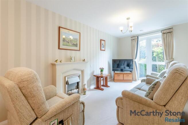 2 bed Apartment for sale Image 11