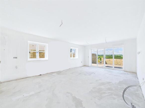 4 bed Detached for sale Image 4