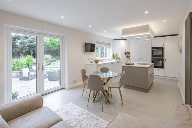 Kitchen / Dining Room