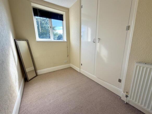 3 bed Terraced to rent Image 6