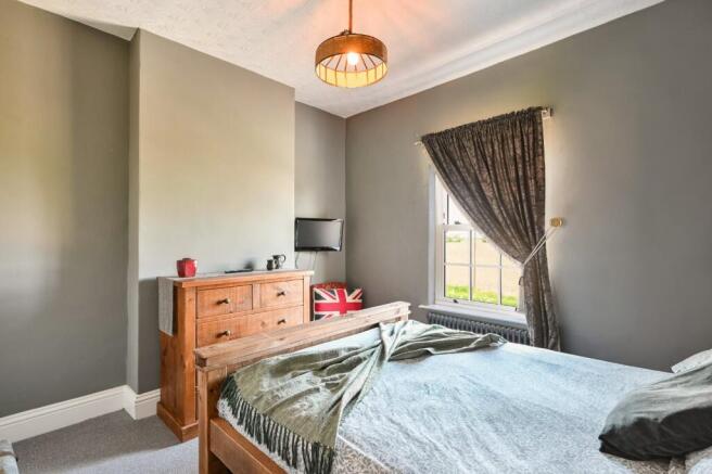 3 bed Semi-Detached to rent Image 9