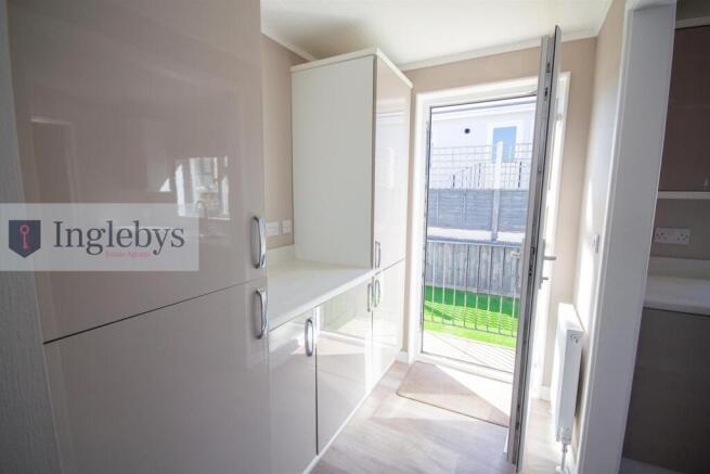 2 bed Park Home for sale Image 10