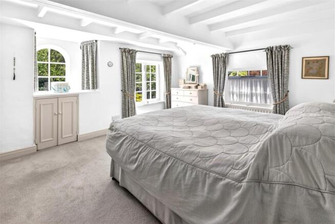 4 bed Detached for sale Image 5