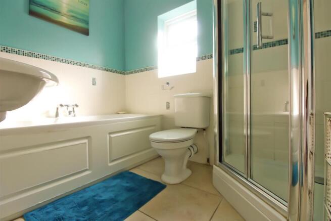 Bathroom.JPG